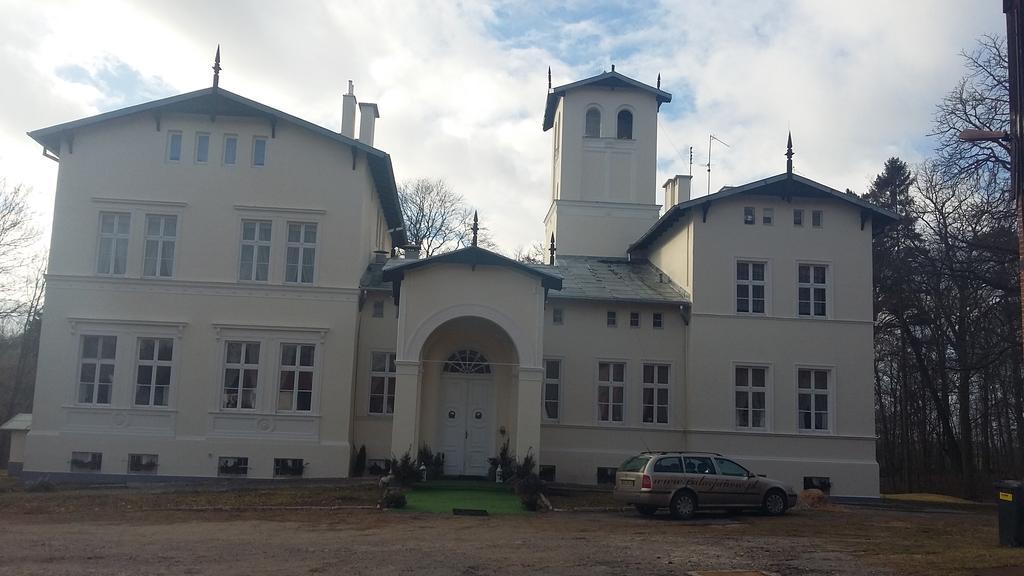 Agroturystyka "Palac W Janowie" Luaran gambar